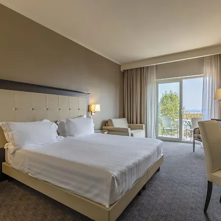 Rosa Desenzano Hotel 4*