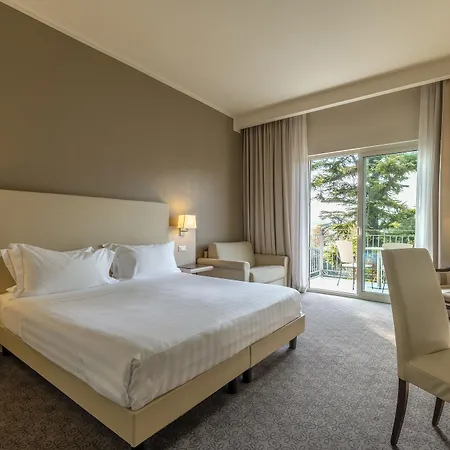 Hotel Rosa Desenzano 4*