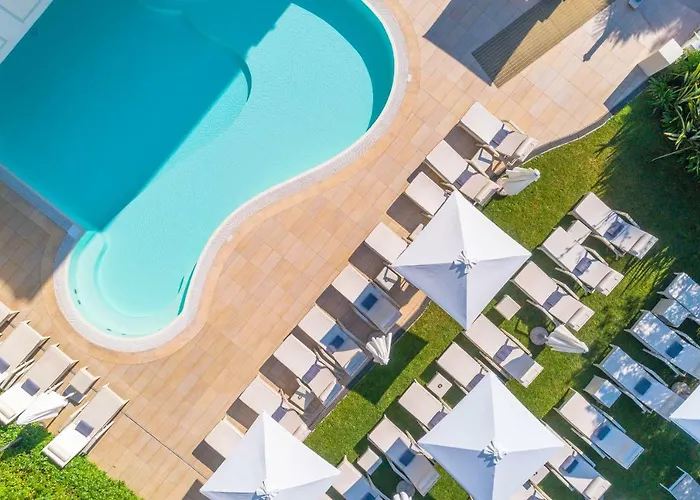 Rosa Desenzano מלון